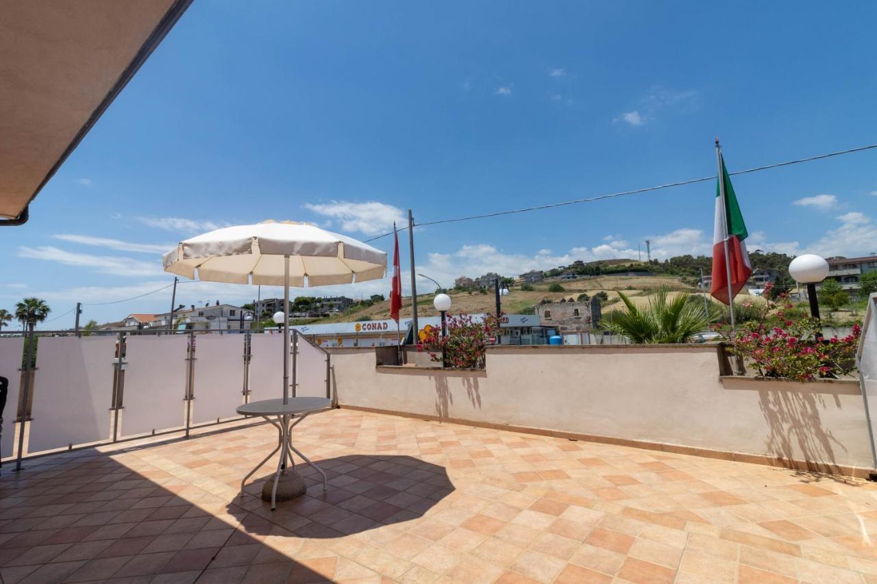 Hotel Federica Riace Marina Eksteriør billede